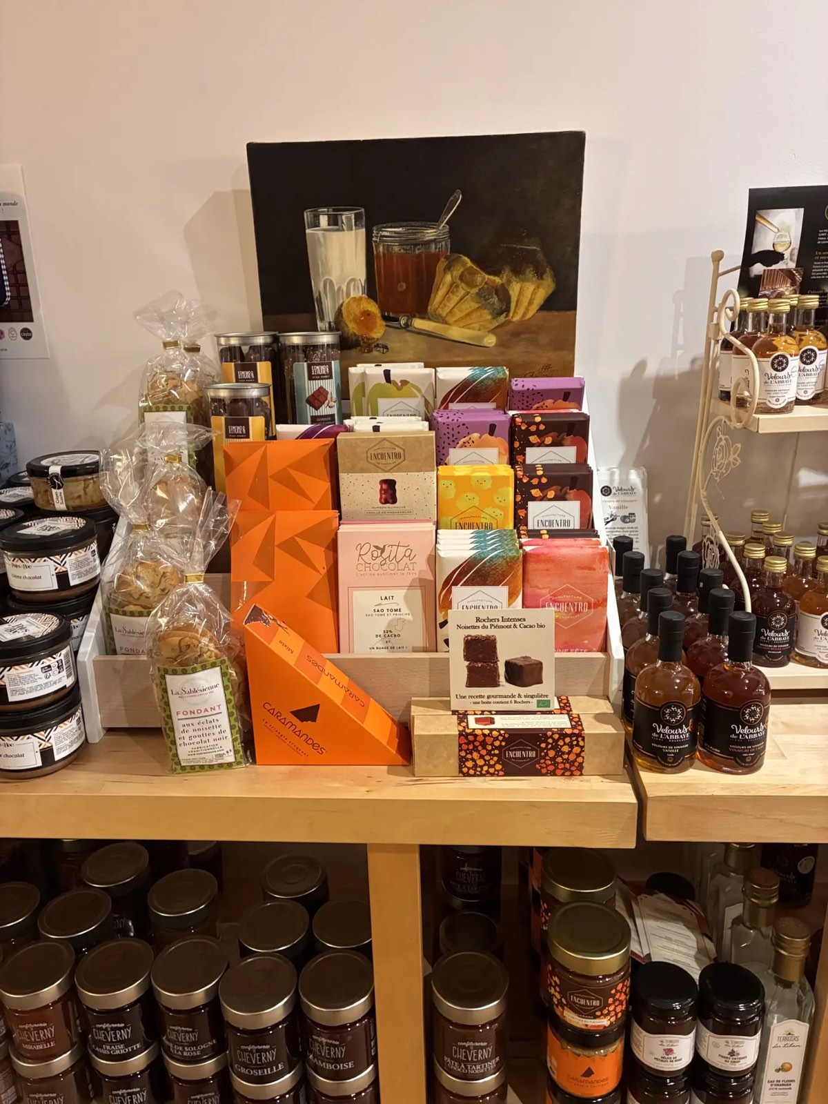 Chocolats, biscuits et confitures artisanales, douceurs de l'épicerie fine à Cluny