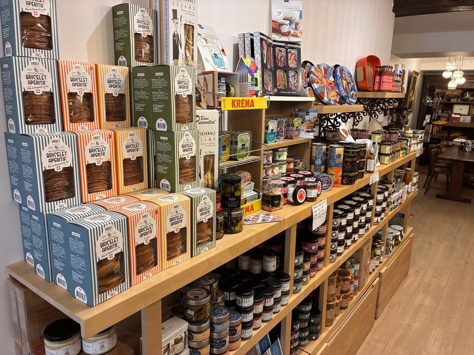 Rayon de biscuits apéritif et tartinables, produits du terroir Cluny