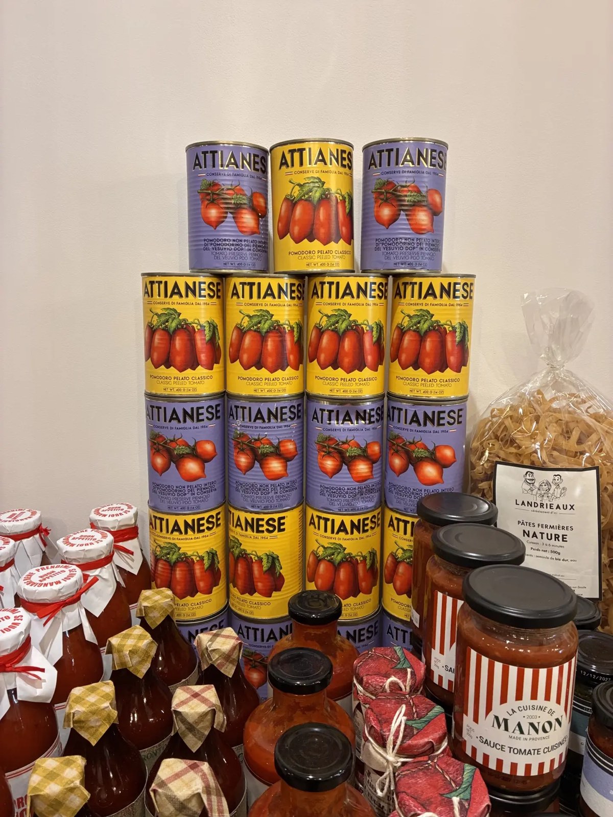 Tomates et conserves italiennes sélectionnées par l'épicerie fine de Cluny